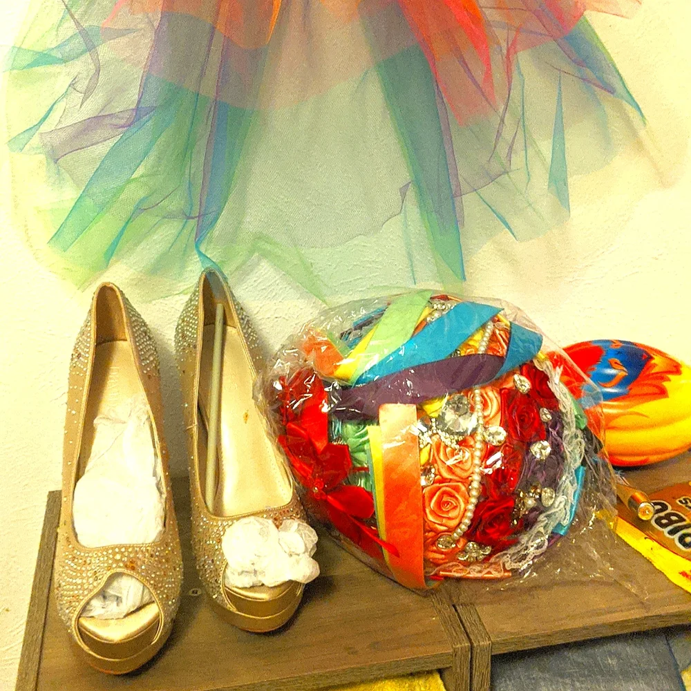 Wedding Dress with train,shoes,boquet - Picture 3 of 4